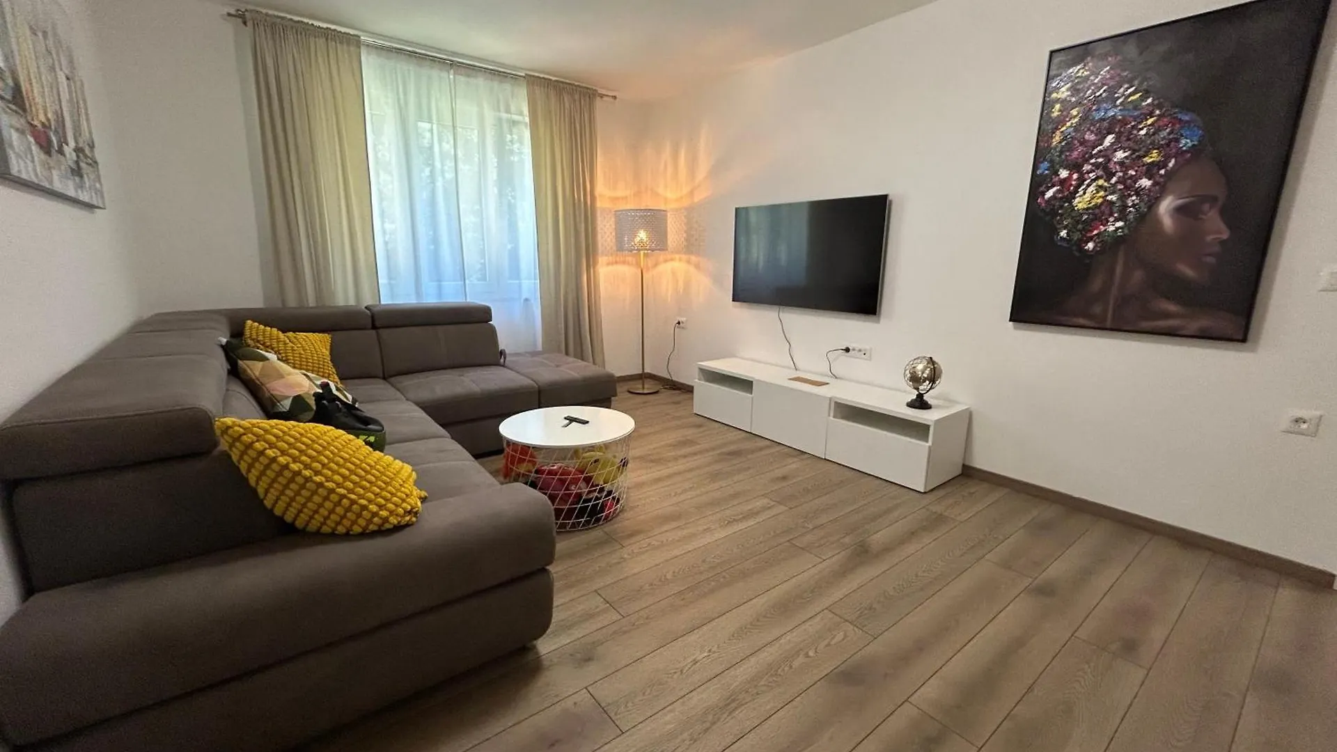 Laura Apartment Rijeka 0*,